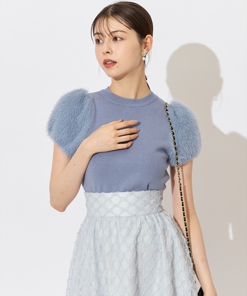 SWINGLE（スウィングル）の「ふわふわフェザースリーブラメニットプルオーバー（ニット/セーター・レディース・ブルー/アイボリー/カーキ/ブラック/ピンク・FREE）」の4枚目の写真