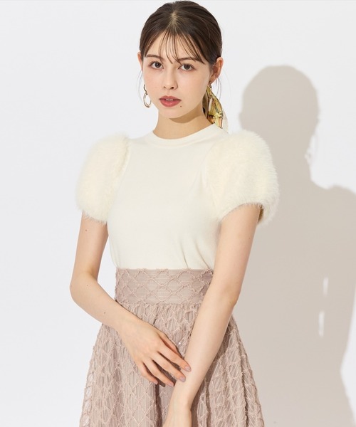 SWINGLE（スウィングル）の「ふわふわフェザースリーブラメニットプルオーバー（ニット/セーター・レディース・ブルー/アイボリー/カーキ/ブラック/ピンク・FREE）」の2枚目の写真