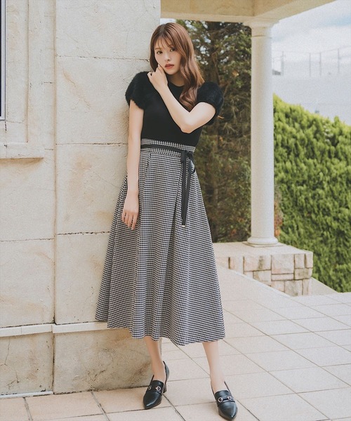 SWINGLE（スウィングル）の「ふわふわフェザースリーブラメニットプルオーバー（ニット/セーター・レディース・ブルー/アイボリー/カーキ/ブラック/ピンク・FREE）」の6枚目の写真