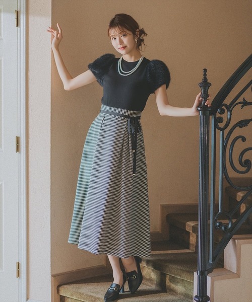 SWINGLE（スウィングル）の「ふわふわフェザースリーブラメニットプルオーバー（ニット/セーター・レディース・ブルー/アイボリー/カーキ/ブラック/ピンク・FREE）」の7枚目の写真