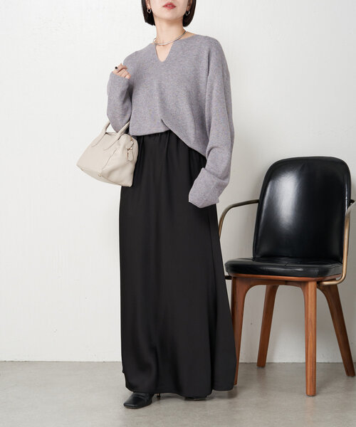 Jena espace merveilleux（ジェナ　エスパスメルヴェイユ）の「カタアゼ編みVネックニット（ニット/セーター・レディース・グレー/チャコールグレー/レッド・FREE）」の5枚目の写真