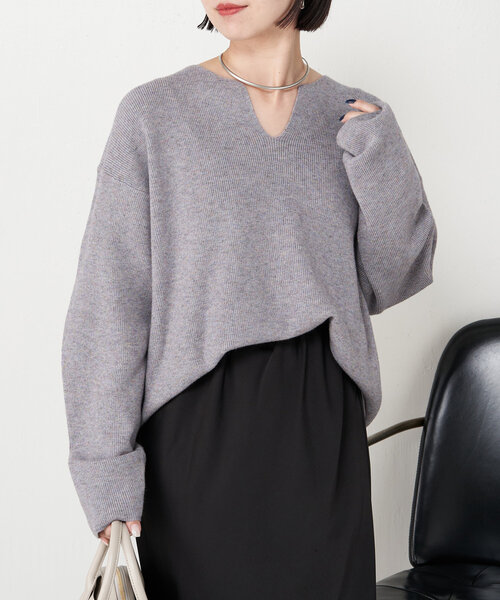 Jena espace merveilleux（ジェナ　エスパスメルヴェイユ）の「カタアゼ編みVネックニット（ニット/セーター・レディース・グレー/チャコールグレー/レッド・FREE）」の7枚目の写真