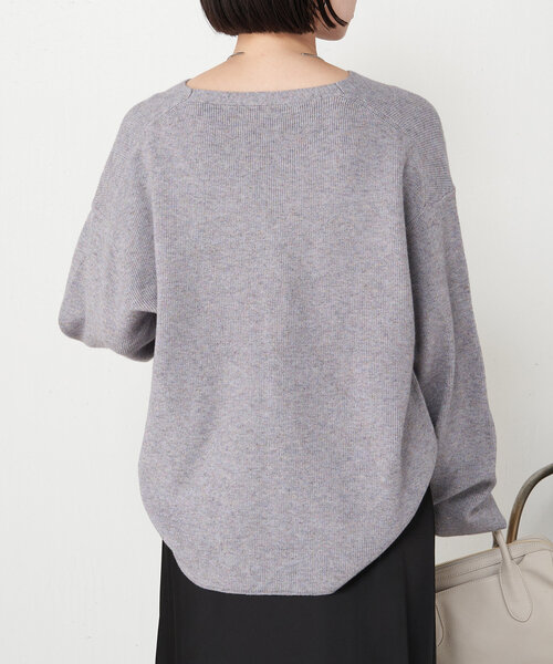 Jena espace merveilleux（ジェナ　エスパスメルヴェイユ）の「カタアゼ編みVネックニット（ニット/セーター・レディース・グレー/チャコールグレー/レッド・FREE）」の9枚目の写真