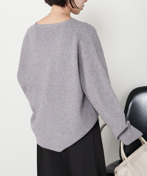 Jena espace merveilleux（ジェナ　エスパスメルヴェイユ）の「カタアゼ編みVネックニット（ニット/セーター・レディース・グレー/チャコールグレー/レッド・FREE）」の10枚目の写真