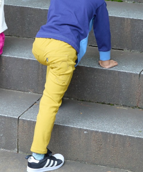 HAKKA KIDS(ハッカキッズ)の「恐竜モチーフアップリケ のびのびストレッチカットツイルストレートパンツ(その他パンツ・キッズ・カーキ/ブルー/マスタード/チャコール・130cm/110cm/120cm/100cm)」の6枚目の写真