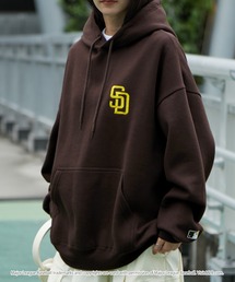 MLB（メジャーリーグベースボール）の「MLB メジャーリーグベースボール 別注 ロゴ刺繍バックデザイン ビッグシルエット裏起毛プルオーバーパーカー（パーカー）」