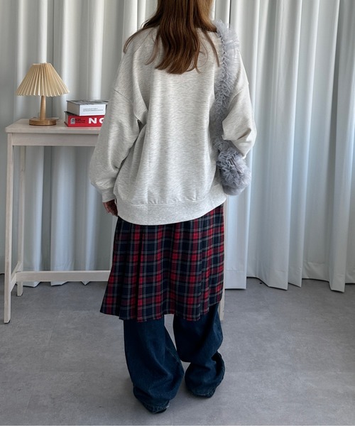 kutir(クティール)の「アソートデザインスウェットプルオーバー(スウェット・レディース・チャコール/オートミール/ダークグレー/ボルドー/ブルー/グレー・FREE)」の17枚目の写真