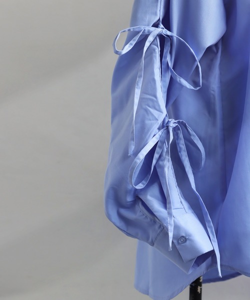 antiqua(アンティカ)の「袖リボンシャツ(シャツ/ブラウス・レディース・ブルー/ブラック/オフホワイト・ONESIZE)」の6枚目の写真