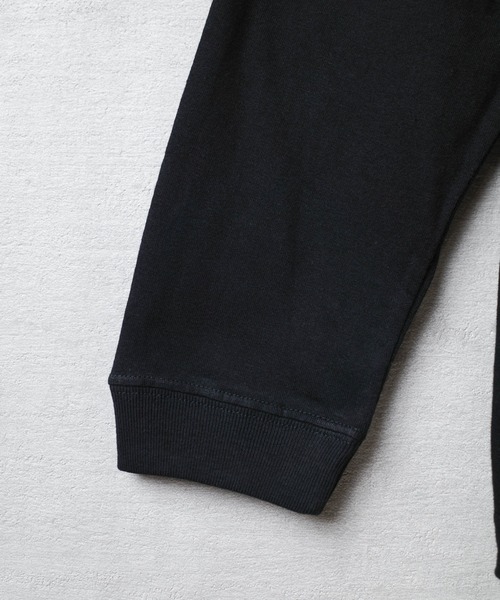 United Athle(ユナイテッドアスレ)の「【CBT1】【United Athle】5.6オンス 袖リブあり ロングスリーブ Tシャツ 5011(Tシャツ/カットソー・メンズ・ホワイト/ブラック・MEDIUM/X-LARGE/LARGE)」の12枚目の写真