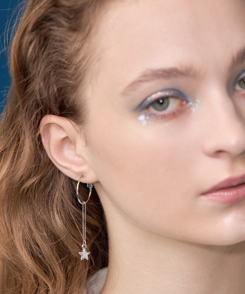 ANU(アヌ)の「star pierce - スターピアス(ピアス(両耳用)・レディース・ゴールド/シルバー・FREE)」の6枚目の写真