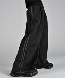 ADRER（アドラー）の「line track wide slacks / ライントラックワイドスラックス（その他パンツ）」