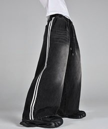 ADRER（アドラー）の「line track wide slacks / ライントラックワイドスラックス（その他パンツ）」