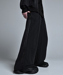 ADRER（アドラー）の「line track wide slacks / ライントラックワイドスラックス（その他パンツ）」