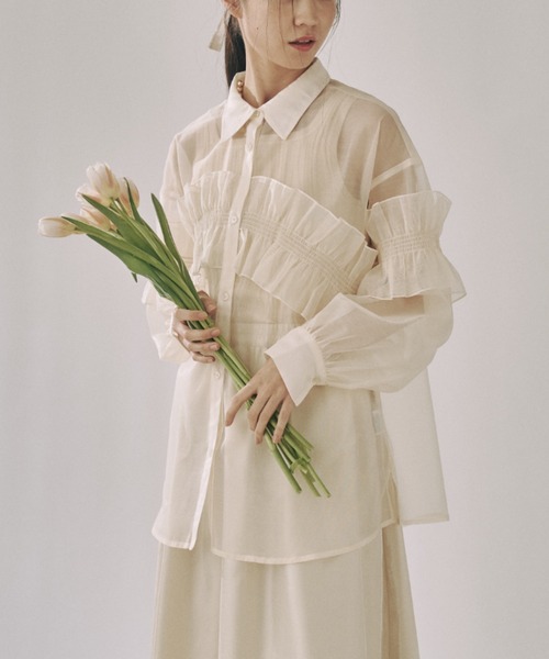 moi tytto(モイテュット)の「シアーフリルシャツ(シャツ/ブラウス・レディース・ナチュラル/ブラウン・FREE)」の2枚目の写真