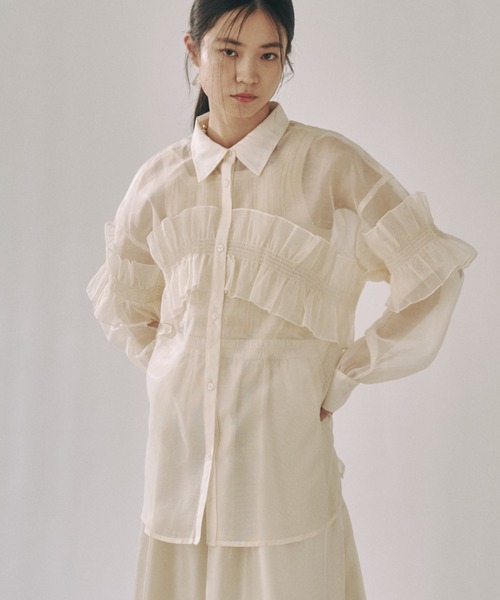moi tytto(モイテュット)の「シアーフリルシャツ(シャツ/ブラウス・レディース・ナチュラル/ブラウン・FREE)」の4枚目の写真