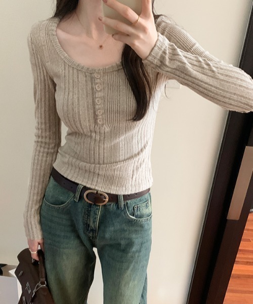 SHEPP（シープ）の「【お気に入り数3.2万人突破!/新色ライトグレー追加】ハーフボタン ヘンリーネック リブカットソー ニットソー（Tシャツ/カットソー・レディース・アイボリー/ピンクベージュ/ネイビー/グレー/ライトグレー・M/L）」の7枚目の写真