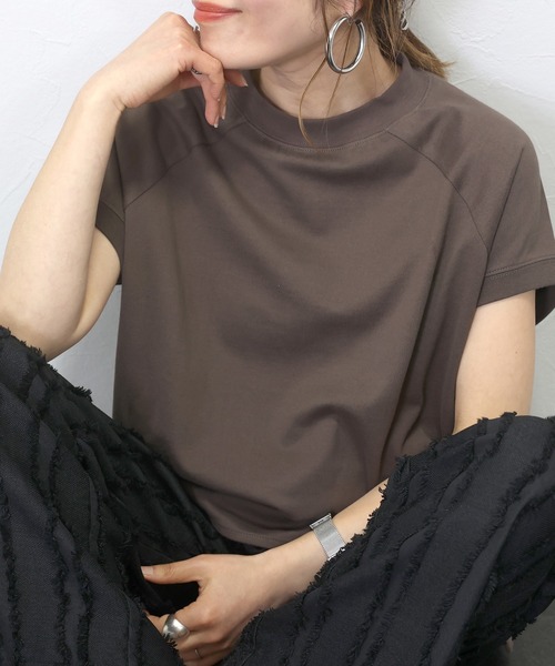 Aletta vita(アレッタビータ)の「綿リブ襟モックネックフレンチプルオーバー(Tシャツ/カットソー・レディース・ブラック/ブラウン系その他/オフホワイト・FREE)」の3枚目の写真