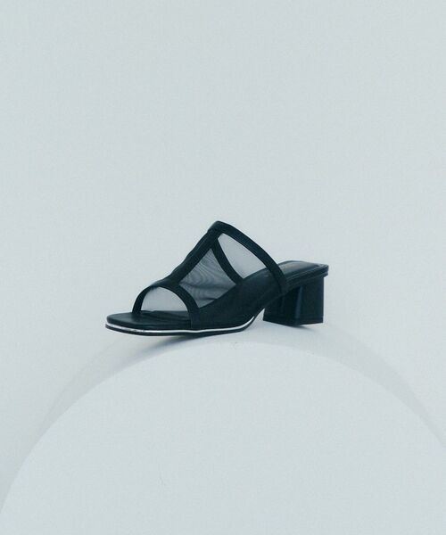 YECCA VECCA(イェッカヴェッカ)の「シアーミュールサンダル(サンダル・レディース・アイボリー/ブラック/シルバー・M/L)」の21枚目の写真