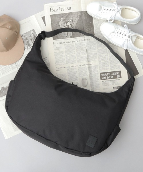 KANGOL（カンゴール）の「ラバータグ 大容量 ビッグラウンドショルダーバッグ L A4・B4収納対応モデル（ショルダーバッグ・メンズ・ブラック系その他/ブラック・FREE）」の21枚目の写真