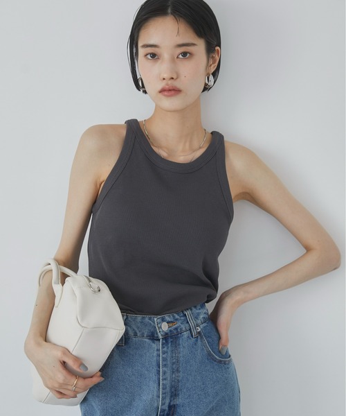 ANGIE（アンジー）の「カップ付き アメスリタンクトップ（タンクトップ・レディース・ブラック/ナチュラル/ブラウン/ホワイト/オレンジ/チャコール・SMALL/LARGE/MEDIUM）」の3枚目の写真