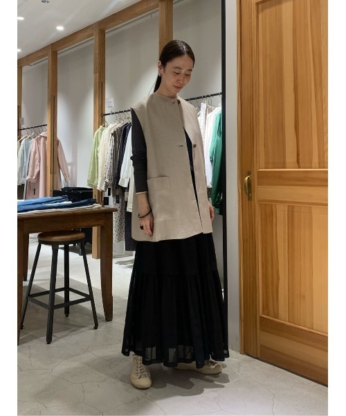 LOISIR(ロワズィール)の「リネンレーヨン天竺ロングスリーブTシャツ(Tシャツ/カットソー・レディース・ブラック/ベージュ/チャコールグレー・FREE)」の4枚目の写真