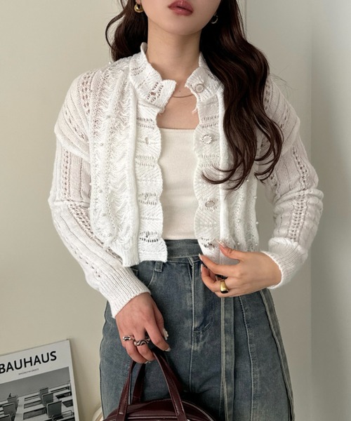 efill(エフィル)の「ショート丈 パール 花びら カーディガン(カーディガン/ボレロ・レディース・ホワイト・FREE)」の1枚目の写真