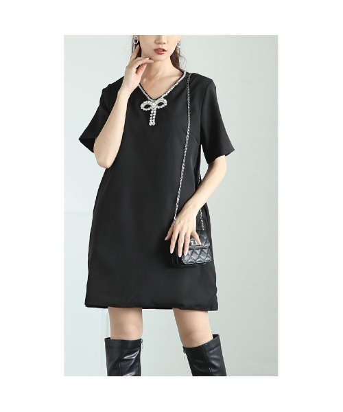 Sawa a la mode(サワアラモード)の「Vネックビジューリボンミニワンピース(ワンピース・レディース・ブラック・FREE)」の14枚目の写真