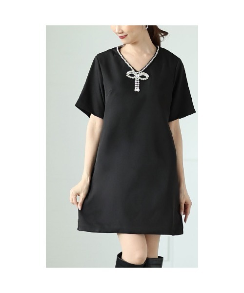 Sawa a la mode(サワアラモード)の「Vネックビジューリボンミニワンピース(ワンピース・レディース・ブラック・FREE)」の16枚目の写真