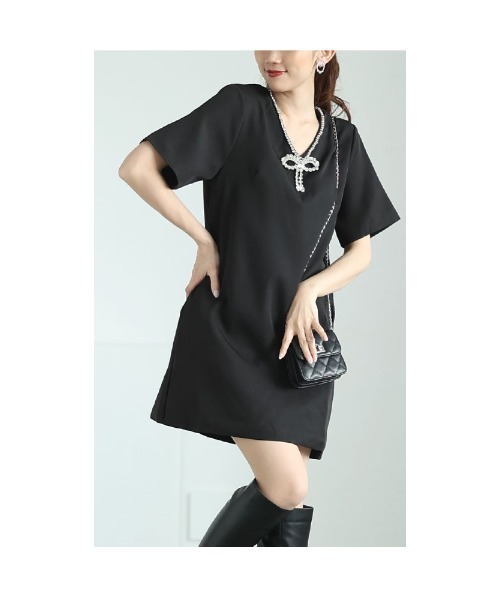 Sawa a la mode(サワアラモード)の「Vネックビジューリボンミニワンピース(ワンピース・レディース・ブラック・FREE)」の19枚目の写真