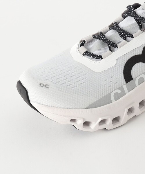 On（オン）の「＜On＞CLOUD MONSTER スニーカー（スニーカー・レディース・ホワイト・23cm/24cm/23.5cm/24.5cm/25cm）」の10枚目の写真