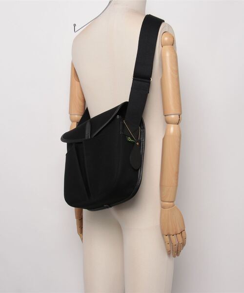 BRADY(ブレディー)の「Brady (ブレディ) STOUR(ショルダーバッグ・レディース・ブラック/カーキ・F)」の6枚目の写真