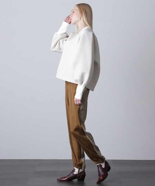 ROSE BUD(ローズバッド)の「(mici)BACK VOLUME TOP(スウェット・レディース・ホワイト/ブラック・ONE SIZE)」の6枚目の写真