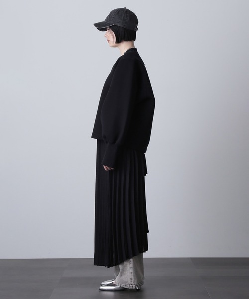 ROSE BUD(ローズバッド)の「(mici)BACK VOLUME TOP(スウェット・レディース・ホワイト/ブラック・ONE SIZE)」の9枚目の写真