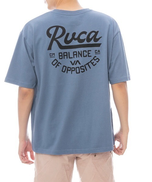 RVCA(ルーカ)の「RVCA メンズ SCRIPT SEALED SS Tシャツ 【2025年春夏モデル】/ルーカバックプリント半袖Tシャツ(Tシャツ/カットソー・メンズ・ブラック/ホワイト/グリーン系その他/ブルー系その他・SMALL/MEDIUM/LARGE/X-LARGE)」の4枚目の写真