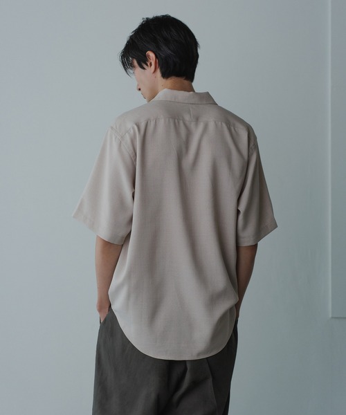 ADAM ET ROPE'(アダムエロペ)の「【WEB限定】リネンライク フロントタック スキッパーシャツ / 防シワ / ユニセックス(シャツ/ブラウス・メンズ・オフホワイト/ブラウン系その他2/ブラック・M/L)」の7枚目の写真