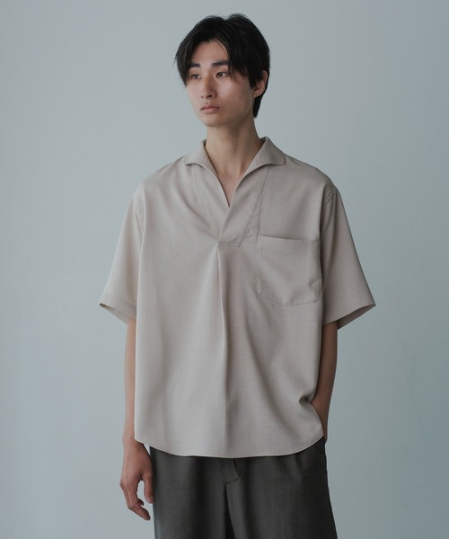 ADAM ET ROPE'(アダムエロペ)の「【WEB限定】リネンライク フロントタック スキッパーシャツ / 防シワ / ユニセックス(シャツ/ブラウス・メンズ・オフホワイト/ブラウン系その他2/ブラック・M/L)」の5枚目の写真