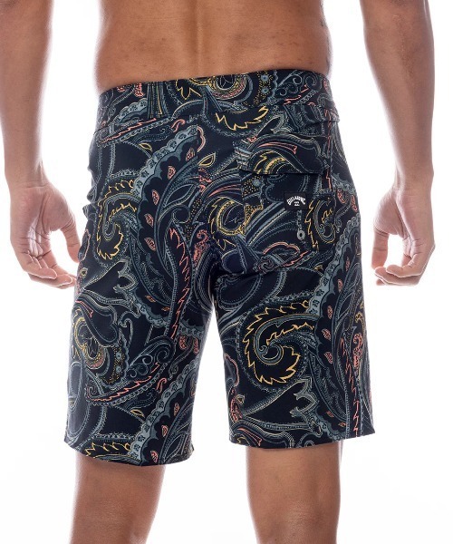 BILLABONG（ビラボン）の「BILLABONG メンズ ALLDAY PRO ボードショーツ 【2025年春夏モデル】/ビラボン撥水速乾サーフトランクス・ボードショーツ(水着)（水着・メンズ・ブラック系その他/レッド/ブラック/エメラルド・32inch/30inch/34inch/28inch）」の10枚目の写真