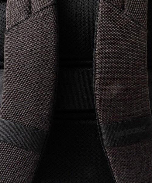 incase(インケース)の「【Incase/インケース】Crosstown Compact Backpack(バックパック/リュック・メンズ・ブラック・FREE)」の22枚目の写真