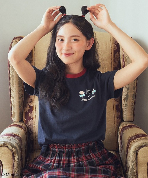 earth music&ecology(アースミュージックアンドエコロジー)の「miffy/earth Rose ringer Tee(Tシャツ/カットソー・レディース・クリーム/ネイビー・FREE)」の4枚目の写真