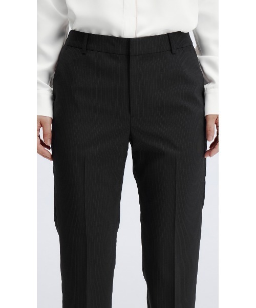 AOYAMA（アオヤマ）の「【洗える・防シワ・ストレッチ】美シルエットを追求！ベーシックテーパードパンツ/ネイビー/ストライプ｜通勤＆オフィス＆入卒＆セレモニー＆オケージョン｜セットアップ着用可・大きいサイズあり｜（スーツパンツ・レディース・ネイビー・5号/7号/9号/11号/13号/15号/17号）」の11枚目の写真