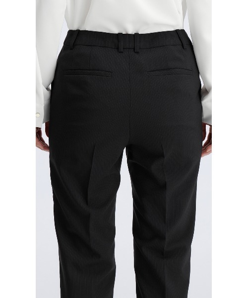 AOYAMA（アオヤマ）の「【洗える・防シワ・ストレッチ】美シルエットを追求！ベーシックテーパードパンツ/ネイビー/ストライプ｜通勤＆オフィス＆入卒＆セレモニー＆オケージョン｜セットアップ着用可・大きいサイズあり｜（スーツパンツ・レディース・ネイビー・5号/7号/9号/11号/13号/15号/17号）」の10枚目の写真