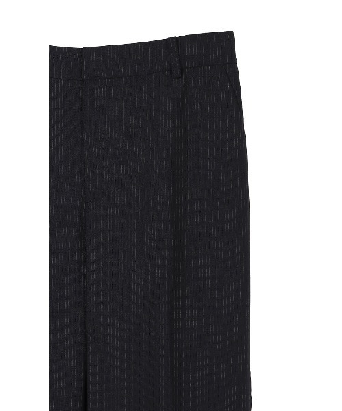 AOYAMA（アオヤマ）の「【洗える・防シワ・ストレッチ】美シルエットを追求！ベーシックテーパードパンツ/ネイビー/ストライプ｜通勤＆オフィス＆入卒＆セレモニー＆オケージョン｜セットアップ着用可・大きいサイズあり｜（スーツパンツ・レディース・ネイビー・5号/7号/9号/11号/13号/15号/17号）」の5枚目の写真