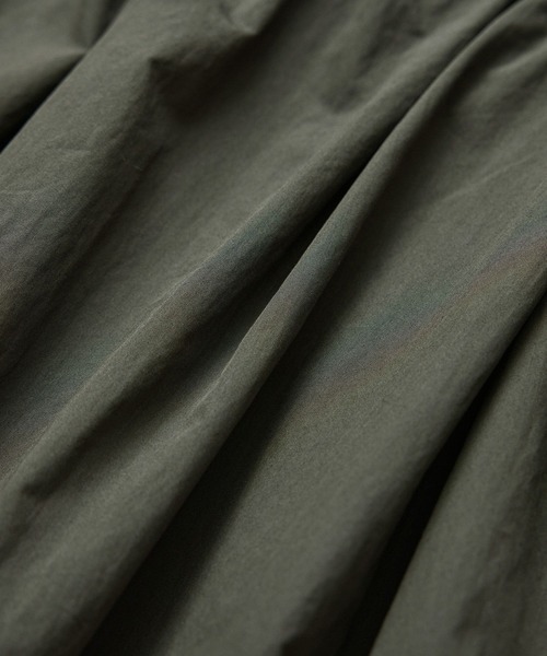 SALON adam et rope'（サロン アダム エ ロペ）の「ウォーターリぺレントスリットギャザースカート［撥水］（スカート・レディース・チャコールグレー/ベージュ・FREE）」の18枚目の写真