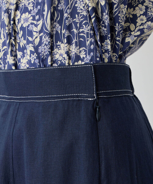 Petit Honfleur（プチオンフルール）の「ストレッチフレアリネンスカート（スカート・レディース・ベージュ/ネイビー/ブルー・64/67）」の8枚目の写真