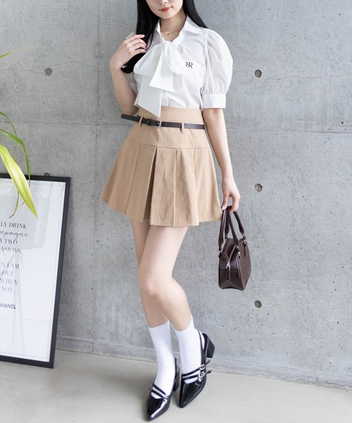 clear（クリア）の「ビッグリボンワンポイント刺繍半袖ブラウス[オフィスカジュアル 着回し抜群 大人 ガーリー]（シャツ/ブラウス・レディース・ピンク/サックスブルー/オフホワイト・F）」の5枚目の写真