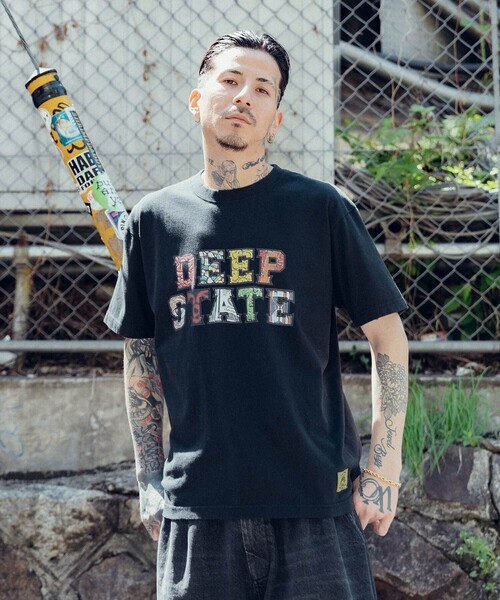 Subciety(サブサエティ)の「Deep state tee(Tシャツ/カットソー・メンズ・ゴールド/ブラック/ホワイト・SMALL/MEDIUM/LARGE/X-LARGE/XX-LARGE)」の21枚目の写真