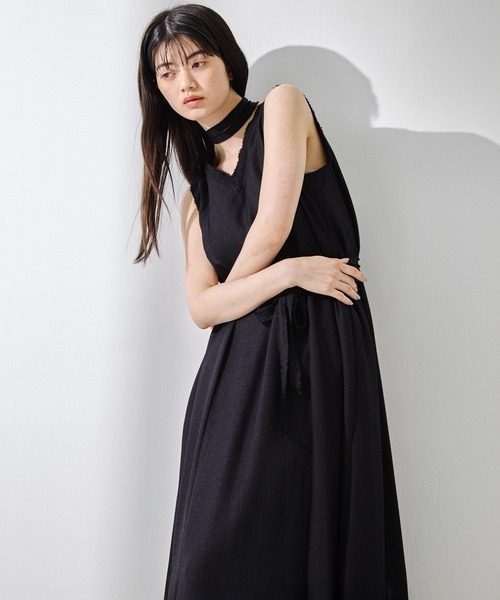 STUDIOUS(ステュディオス)の「【STUDIOUS/ステュディオス】【チョーカー⇔ベルト2WAYワンピ】V Neck Sleeveless Mesh Dress/Vネックスリーブレスメッシュドレス/ウォッシャブル/チョーカードレス(ワンピース・レディース・アイボリー/ブラック・1/2)」の5枚目の写真
