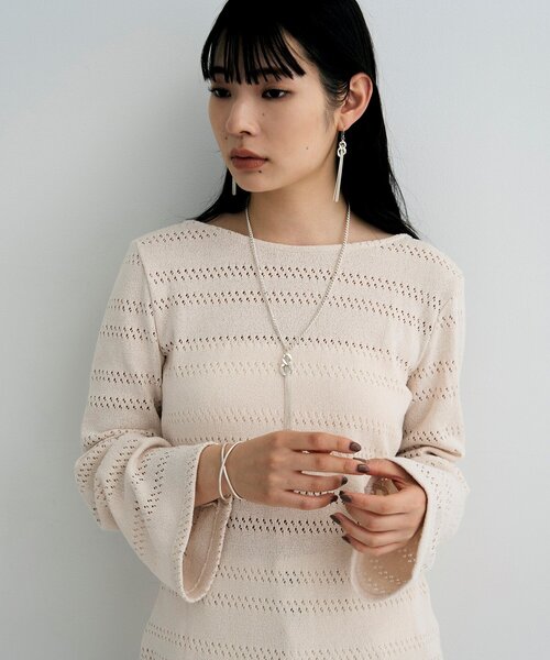 COCOSHNIK ONKITSCH(ココシュニックオンキッチュ)の「シルバー カーブチェーンモチーフフリンジピアス(ピアス(両耳用)・レディース・シルバー・00)」の3枚目の写真