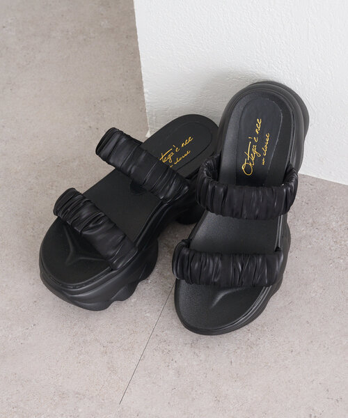 w closet（ダブルクローゼット）の「厚底ギャザーベルトサンダル（サンダル・レディース・ブラック/アイボリー・LARGE/SMALL/MEDIUM）」の17枚目の写真