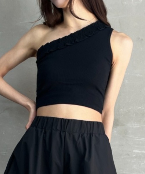 tolene(トレネ)の「カップ付き フリル ワンショルダー クロップドトップス(Tシャツ/カットソー・レディース・ブラック/ホワイト/チャコール・FREE)」の16枚目の写真